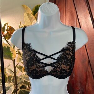 The Meeni contour plunge bra
